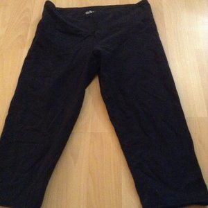 TNA work out black capris
